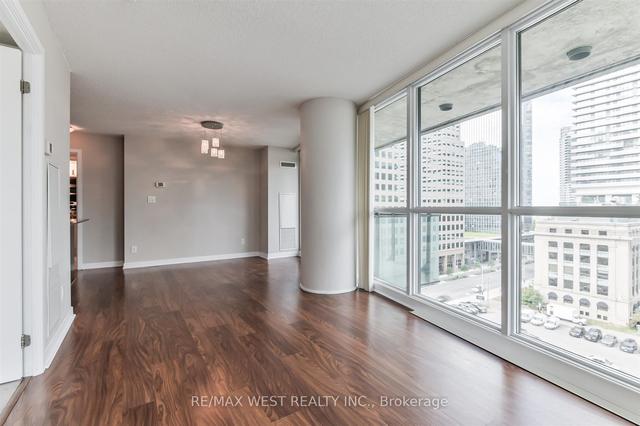 903 - 33 Bay St, Condo with 2 bedrooms, 2 bathrooms and 1 parking in Toronto ON | Image 24