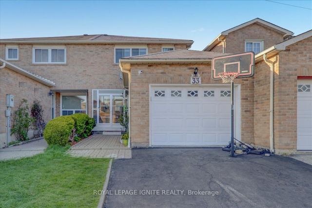 33 Ebby Ave, House semidetached with 3 bedrooms, 4 bathrooms and 3 parking in Brampton ON | Image 1