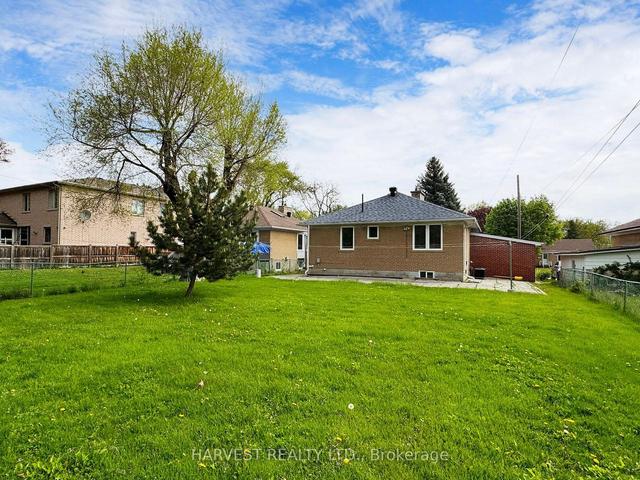 24 Canham Cres, House detached with 3 bedrooms, 2 bathrooms and 5 parking in Toronto ON | Image 35