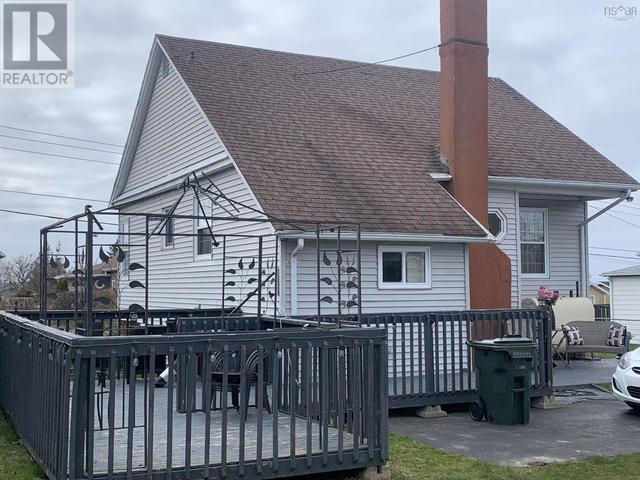 676 George St, House detached with 2 bedrooms, 2 bathrooms and null parking in Cape Breton NS | Image 34