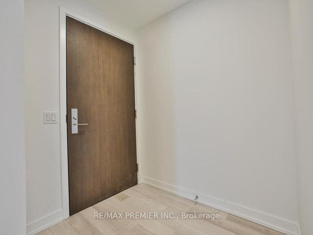 2909 - 39 Roehampton Ave, Condo with 3 bedrooms, 2 bathrooms and 1 parking in Toronto ON | Image 30