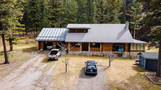 6492 Wasa Lake Park Drive, House detached with 3 bedrooms, 3 bathrooms and 2 parking in East Kootenay E BC | Image 2