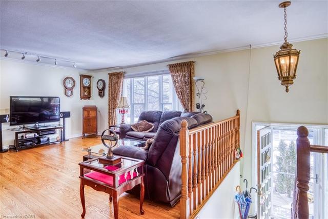 100 Kenora Drive, House detached with 3 bedrooms, 2 bathrooms and null parking in Kitchener ON | Image 4