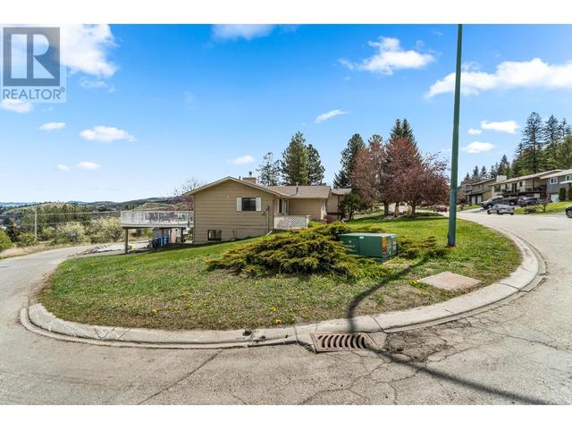 2113 Sifton Ave, House detached with 5 bedrooms, 2 bathrooms and null parking in Kamloops BC | Image 38