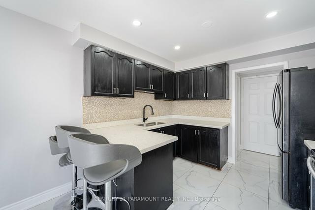 67 Millstone Dr, Townhouse with 3 bedrooms, 3 bathrooms and 2 parking in Brampton ON | Image 5