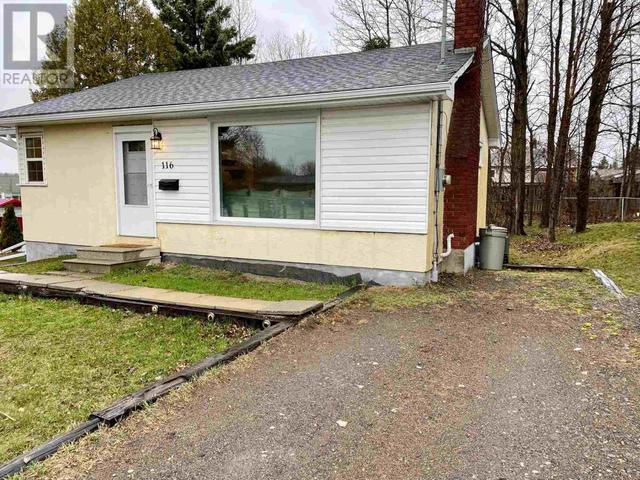116 Melvin Ave, House detached with 2 bedrooms, 1 bathrooms and null parking in Thunder Bay ON | Image 2