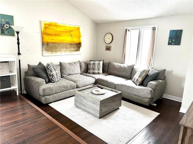 5728 Andrasi Cres, Townhouse with 2 bedrooms, 2 bathrooms and 2 parking in Ottawa ON | Image 6