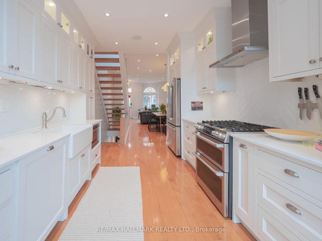 149 Simpson Ave, House semidetached with 2 bedrooms, 2 bathrooms and 1 parking in Toronto ON | Image 5
