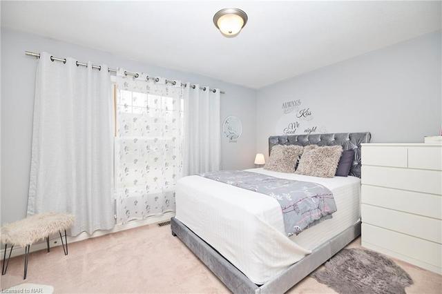 68 Chicory Cres, House detached with 2 bedrooms, 2 bathrooms and 2 parking in St. Catharines ON | Image 5