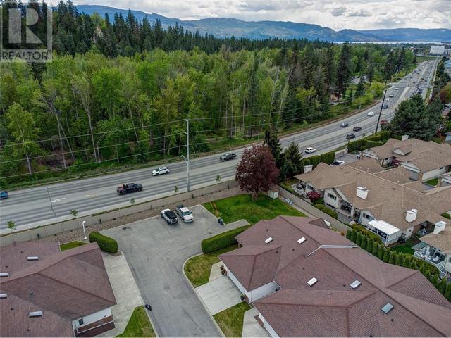 114 - 1885 Parkview Cres, House attached with 3 bedrooms, 2 bathrooms and 4 parking in Kelowna BC | Image 33