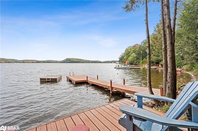 1464 Northshore Rd, House detached with 2 bedrooms, 1 bathrooms and 7 parking in Muskoka Lakes ON | Image 2