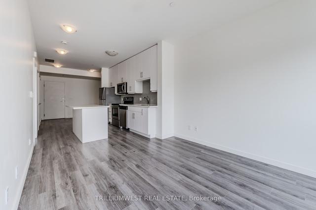 208 - 690 King St W, Condo with 1 bedrooms, 1 bathrooms and 1 parking in Kitchener ON | Image 11