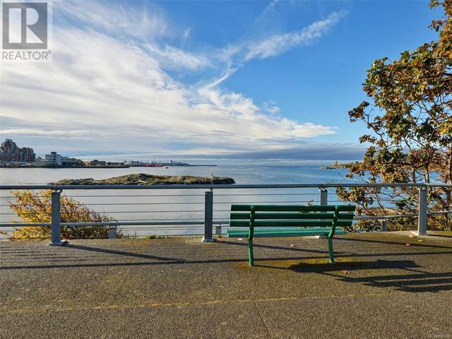 210 - 916 Lyall St, Condo with 1 bedrooms, 1 bathrooms and 1 parking in Esquimalt BC | Image 28