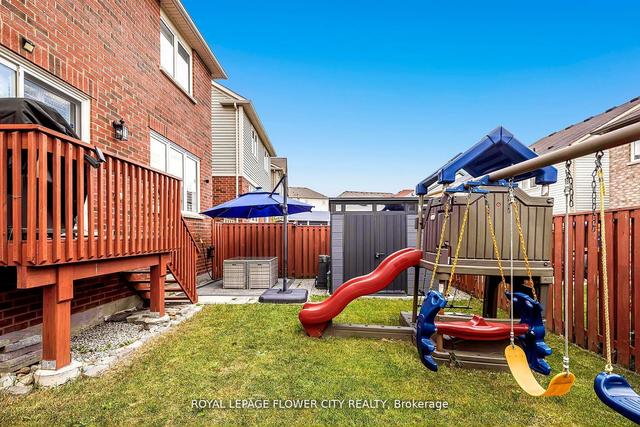 10 Arkwright Dr, House detached with 4 bedrooms, 3 bathrooms and 3 parking in Brampton ON | Image 33