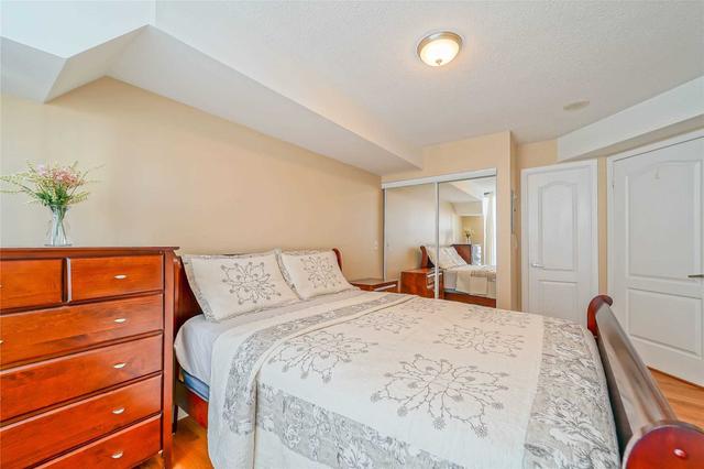 911 - 1 Elm Dr N, Condo with 2 bedrooms, 2 bathrooms and 1 parking in Mississauga ON | Image 11