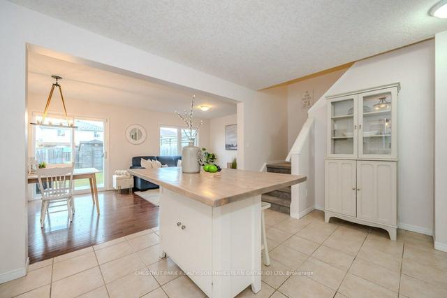 30 Simmonds Dr, House semidetached with 3 bedrooms, 4 bathrooms and 5 parking in Guelph ON | Image 9