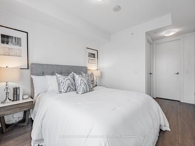 404 - 2220 Lake Shore Blvd W, Condo with 2 bedrooms, 2 bathrooms and 1 parking in Toronto ON | Image 8