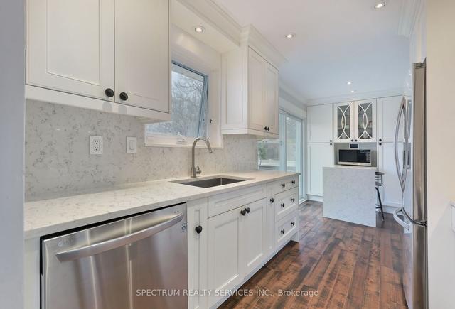 115 Exbury Rd, House detached with 3 bedrooms, 2 bathrooms and 3 parking in Toronto ON | Image 39