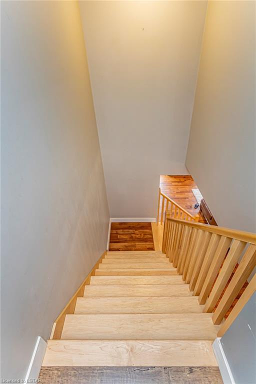 2580 Dundas St, House detached with 4 bedrooms, 3 bathrooms and 8 parking in London ON | Image 27