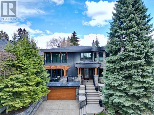 1122 Valois Ave Sw, House detached with 5 bedrooms, 4 bathrooms and 3 parking in Calgary AB | Image 2