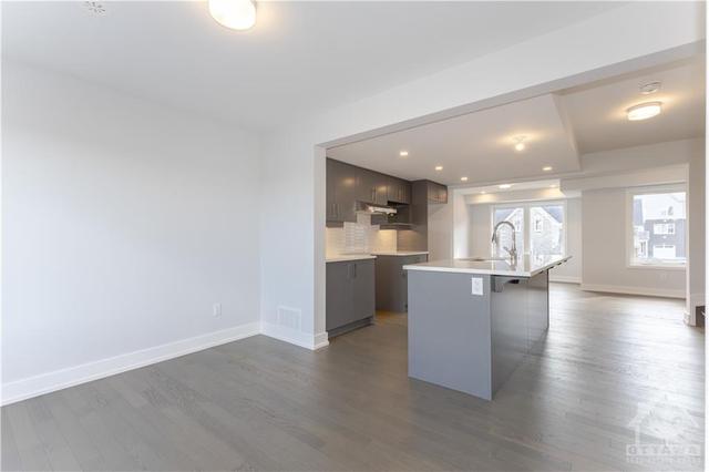 748 Kinstead Private, Townhouse with 3 bedrooms, 3 bathrooms and 2 parking in Ottawa ON | Image 12