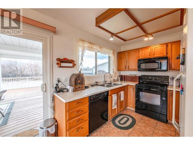 45 Kingfisher Drive, House detached with 2 bedrooms, 2 bathrooms and 1 parking in Penticton 1 BC | Image 15