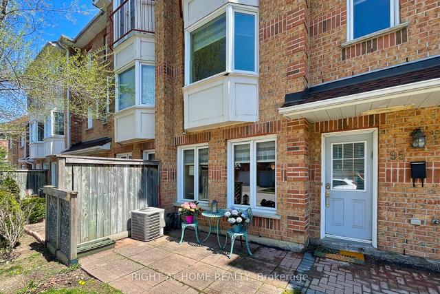 95 - 151 Townsgate Dr, Townhouse with 3 bedrooms, 3 bathrooms and 1 parking in Vaughan ON | Image 1