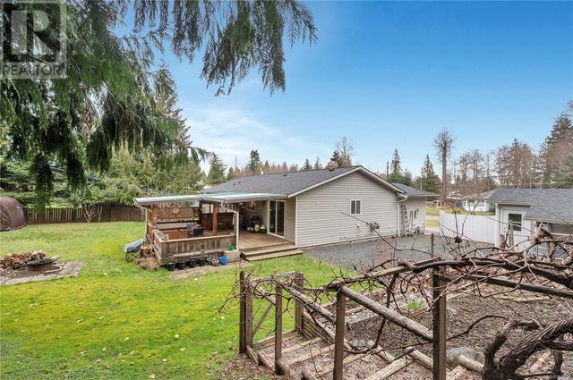 4199 Enquist Rd, House detached with 3 bedrooms, 2 bathrooms and 10 parking in Strathcona D (Oyster Bay   Buttle Lake) BC | Image 38