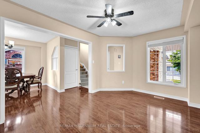 104 Larkspur Rd, House detached with 4 bedrooms, 4 bathrooms and 4 parking in Brampton ON | Image 3