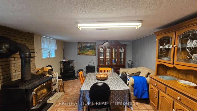 354 Kane Ave, House detached with 2 bedrooms, 2 bathrooms and 5 parking in Toronto ON | Image 13
