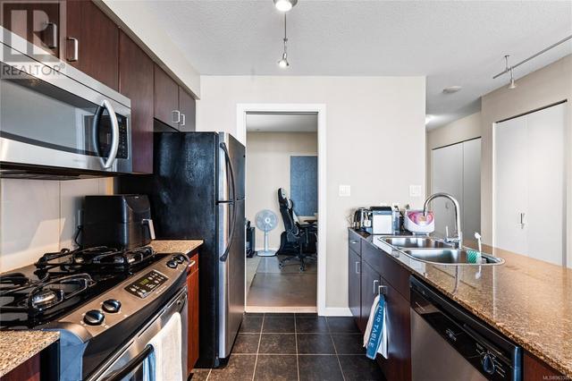 1115 - 160 Wilson St, Condo with 2 bedrooms, 2 bathrooms and 2 parking in Victoria BC | Image 6