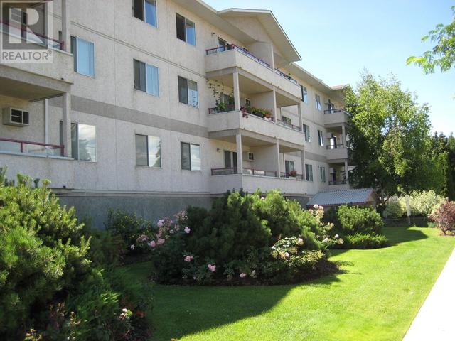 309 - 993 Klo Rd, Condo with 2 bedrooms, 1 bathrooms and 1 parking in Kelowna BC | Image 5