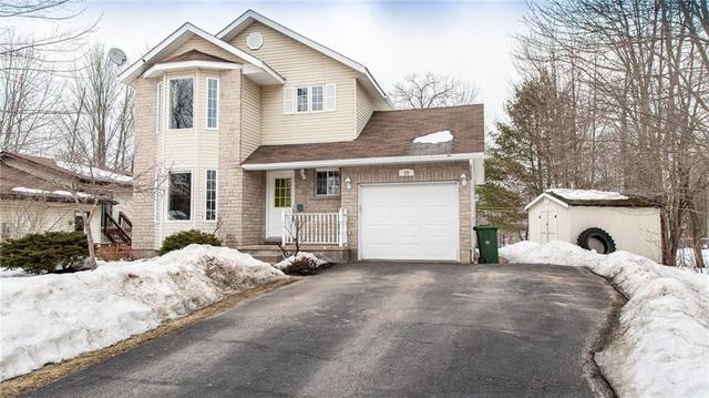 23 Earl Street, House detached with 4 bedrooms, 3 bathrooms and 4 parking in Petawawa ON | Image 1