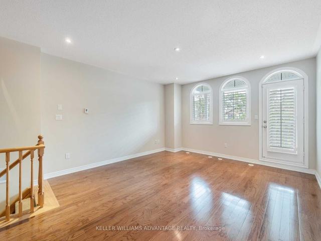 86 Woodbine Ave, House attached with 3 bedrooms, 3 bathrooms and 2 parking in Toronto ON | Image 25