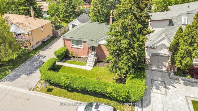12 Verwood Ave, House detached with 3 bedrooms, 1 bathrooms and 7 parking in Toronto ON | Image 21