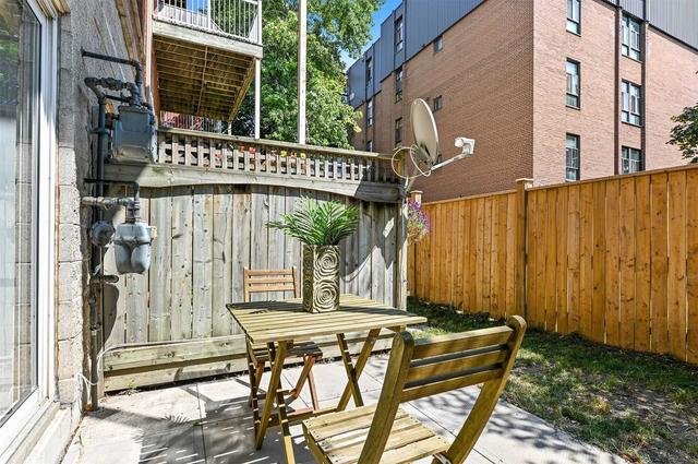 1 - 901 Kennedy Rd, Townhouse with 2 bedrooms, 2 bathrooms and 1 parking in Toronto ON | Image 17