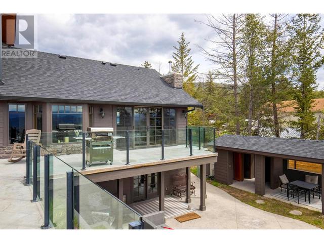 5774 Deadpine Dr, House detached with 6 bedrooms, 5 bathrooms and 3 parking in Central Okanagan BC | Image 39