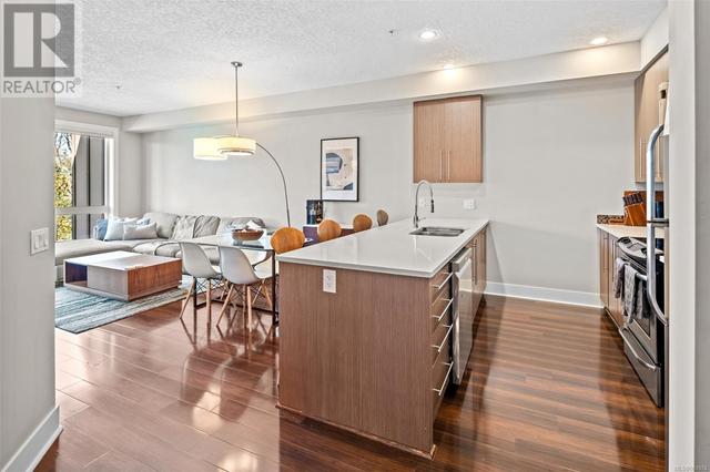 301 - 4529 West Saanich Rd, Condo with 2 bedrooms, 1 bathrooms and 1 parking in Saanich BC | Image 5