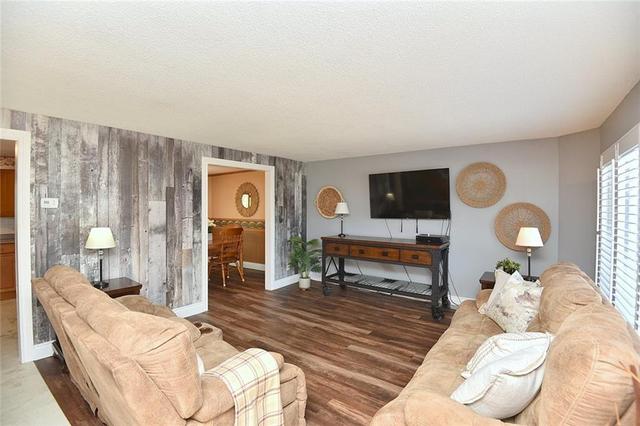 457 Parkview Cres, House attached with 3 bedrooms, 0 bathrooms and 2 parking in Cambridge ON | Image 7