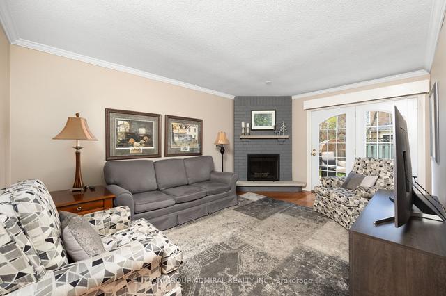 45 Beasley Dr, House detached with 4 bedrooms, 3 bathrooms and 4 parking in Richmond Hill ON | Image 2
