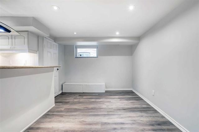 bsmt - 70 Dupont St, House semidetached with 2 bedrooms, 1 bathrooms and 0 parking in Toronto ON | Image 2