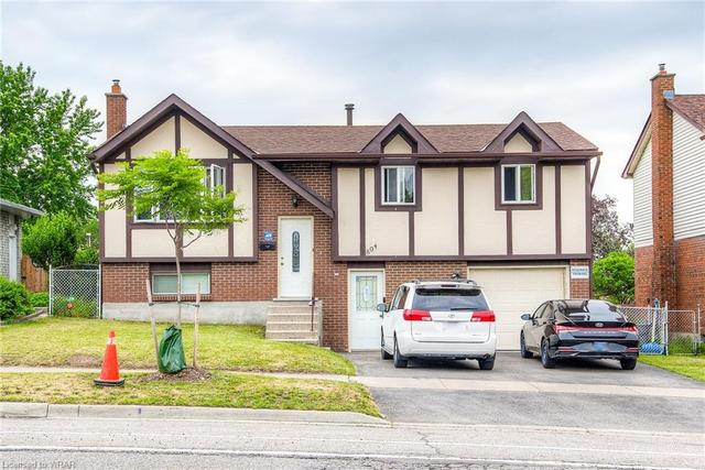 894 Strasburg Road, House detached with 4 bedrooms, 2 bathrooms and 3 parking in Kitchener ON | Image 1