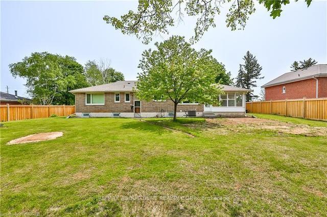 425 Plains Rd W, House detached with 3 bedrooms, 2 bathrooms and 11 parking in Burlington ON | Image 28