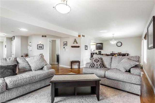 45 Teal Drive, House detached with 4 bedrooms, 3 bathrooms and 4 parking in Guelph ON | Image 8