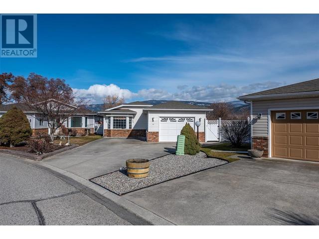 45 Kingfisher Drive, House detached with 2 bedrooms, 2 bathrooms and 1 parking in Penticton 1 BC | Image 2