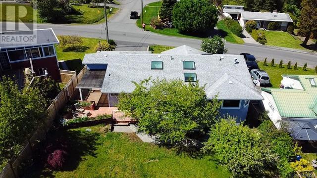 999 Beach Dr, House detached with 2 bedrooms, 3 bathrooms and 5 parking in Nanaimo BC | Image 60