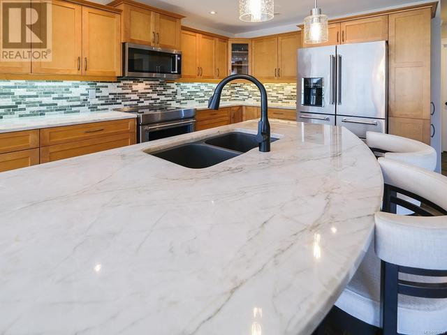 Kitchen quartzite counter tops | Image 11