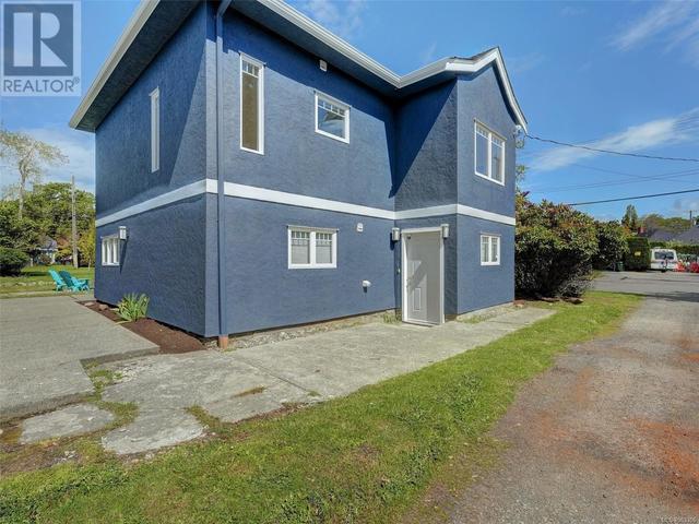 1865 Quamichan St, House detached with 3 bedrooms, 2 bathrooms and 6 parking in Victoria BC | Image 21