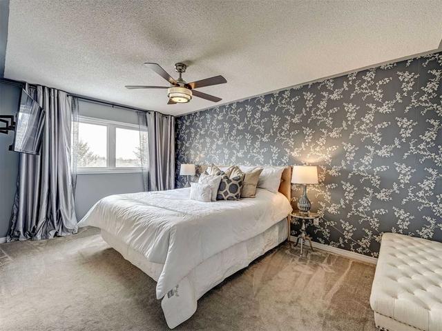 62 Mowat Cres, House attached with 3 bedrooms, 3 bathrooms and 3 parking in Halton Hills ON | Image 4