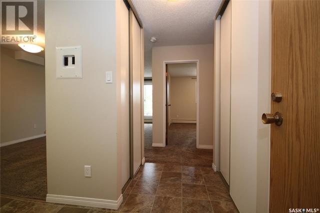 207 - 1808 Eaglesham Ave, Condo with 1 bedrooms, 1 bathrooms and null parking in Weyburn SK | Image 3